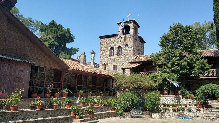 Μανταμάδος Λέσβου: Το «αμίλητο νερό», ένα πρωτοχρονιάτικο έθιμο με βαθιές ρίζες στη λαϊκή παράδοση